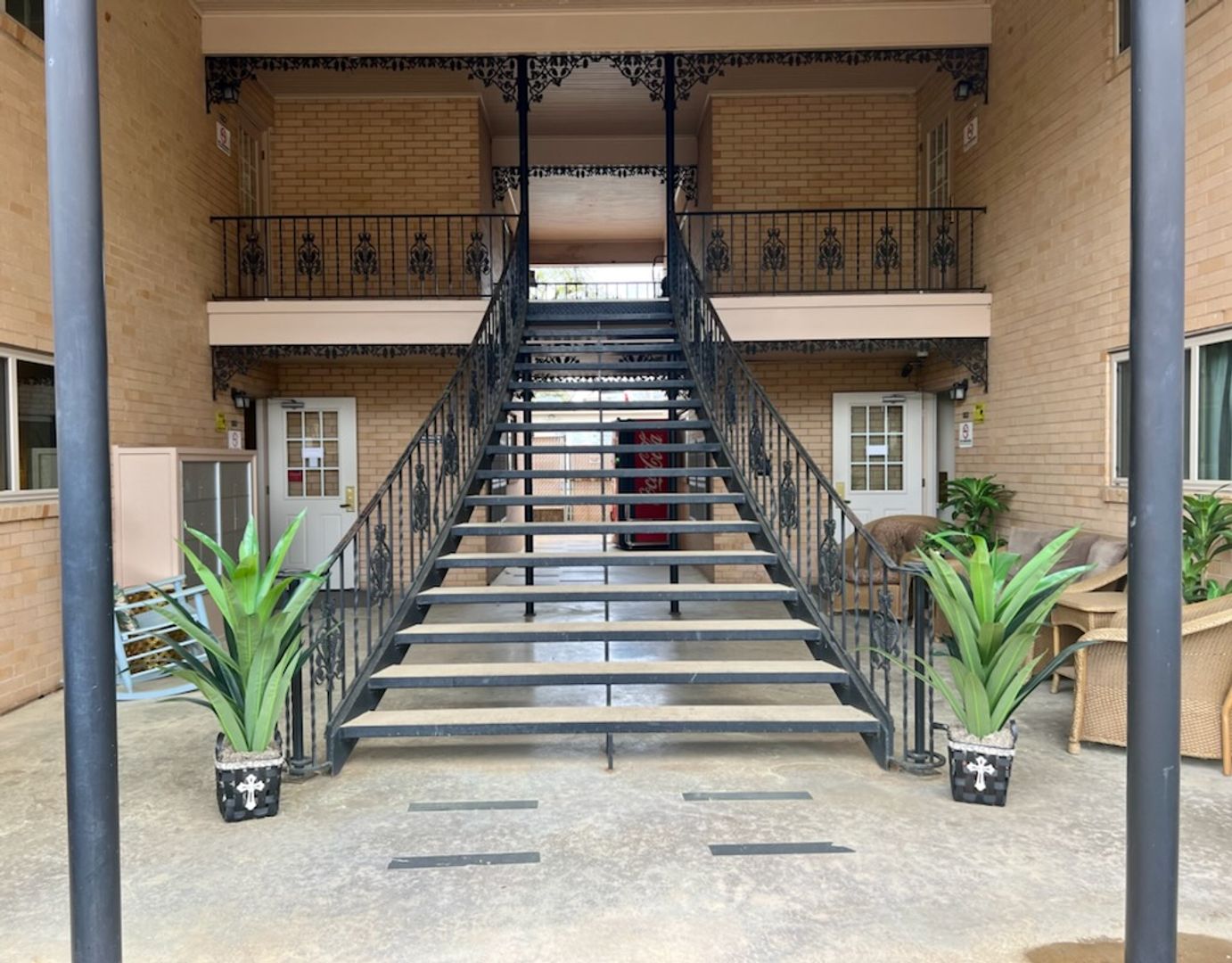 Tyler Apartment: 528 Saunders Ave