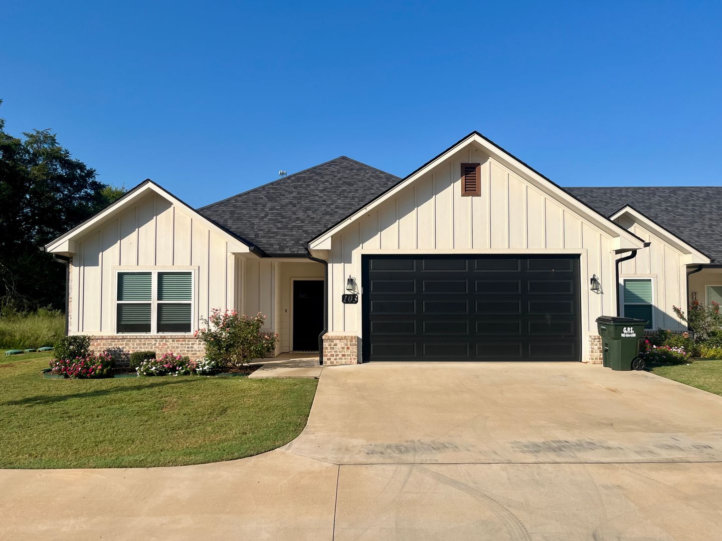 Flint Apartment: 17569 CR 196