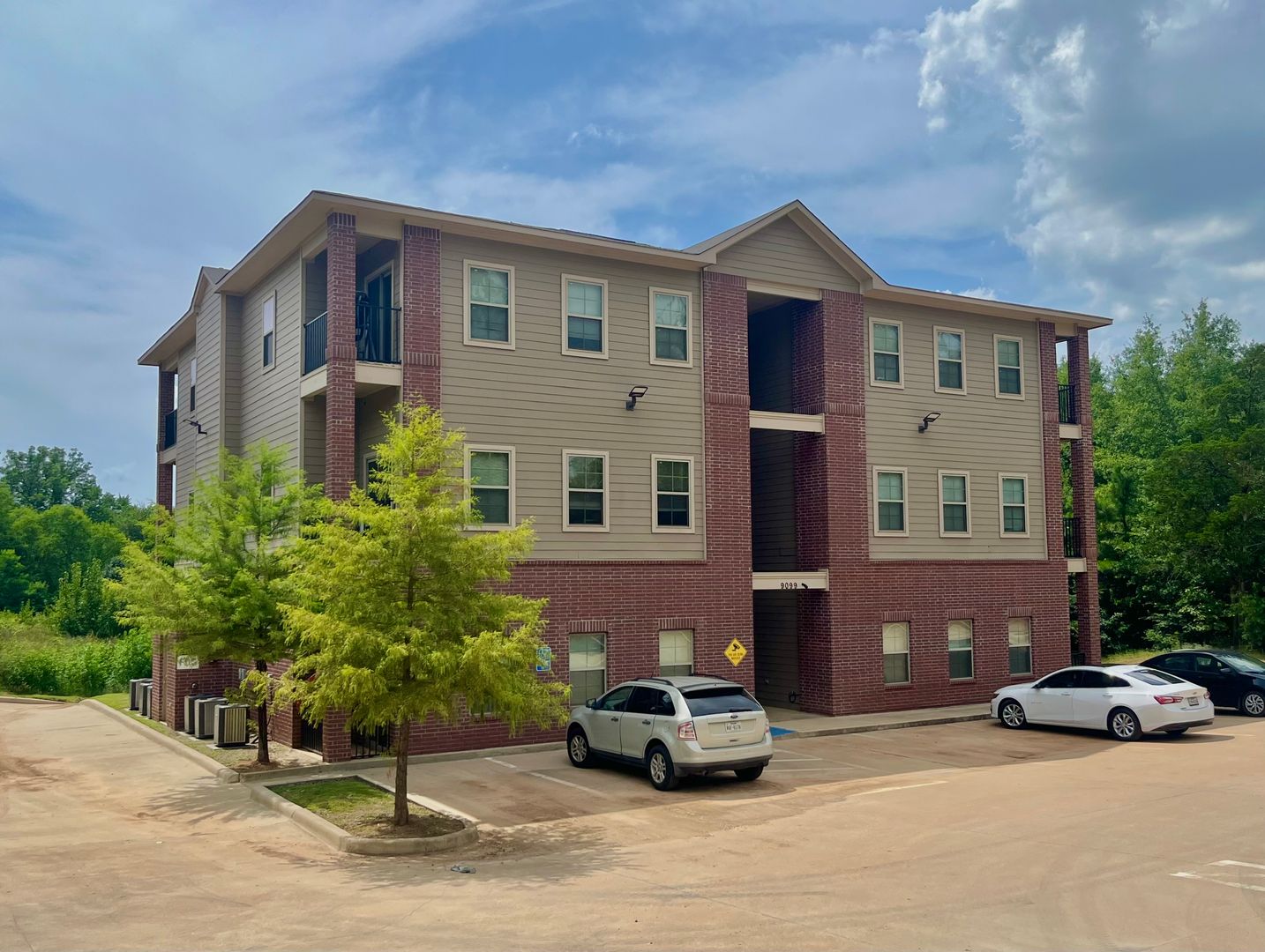 Tyler Apartment: 9099 Bellwood Lake Dr.