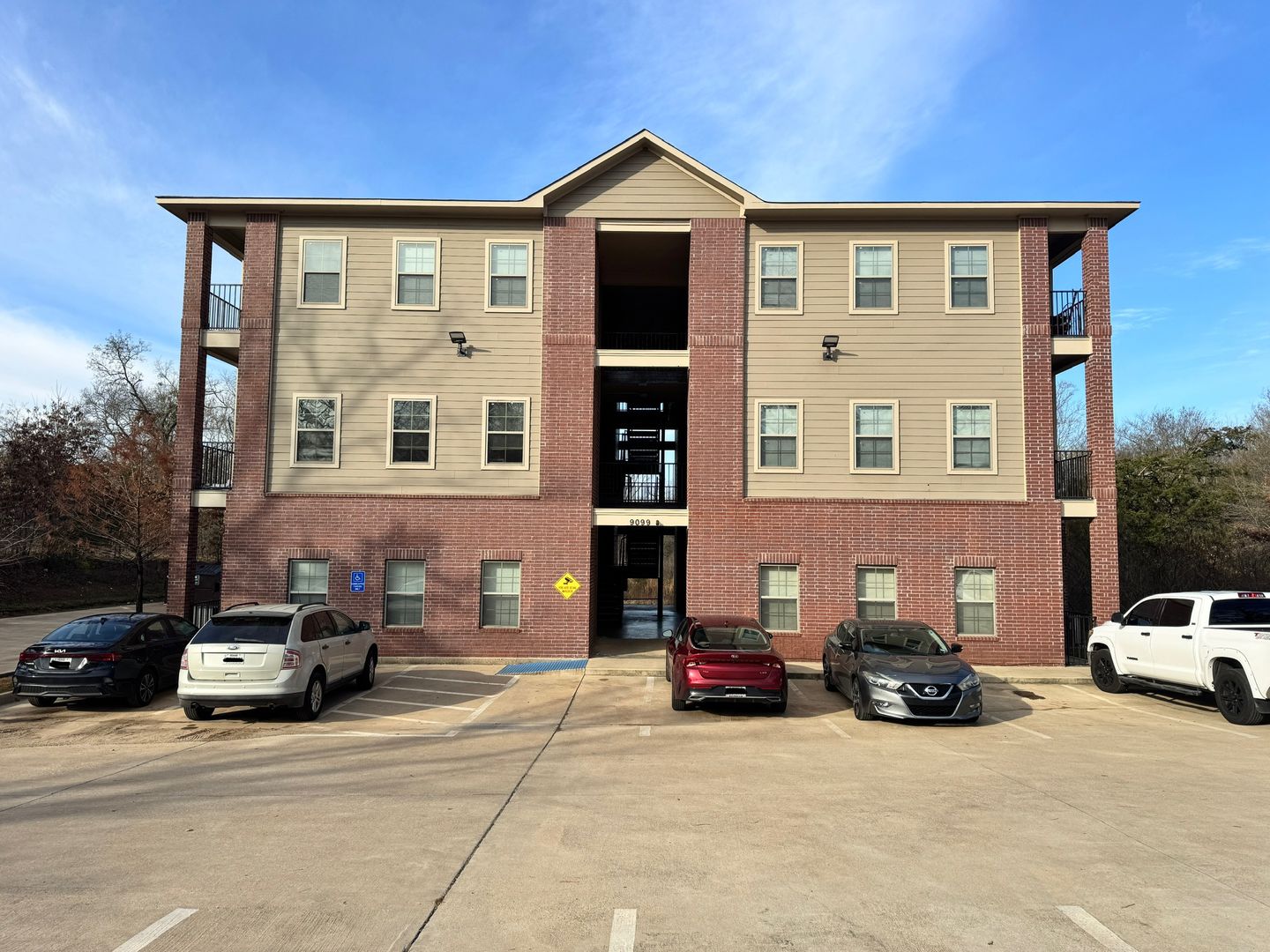 Tyler Apartment: 9099 Bellwood Lake Dr.