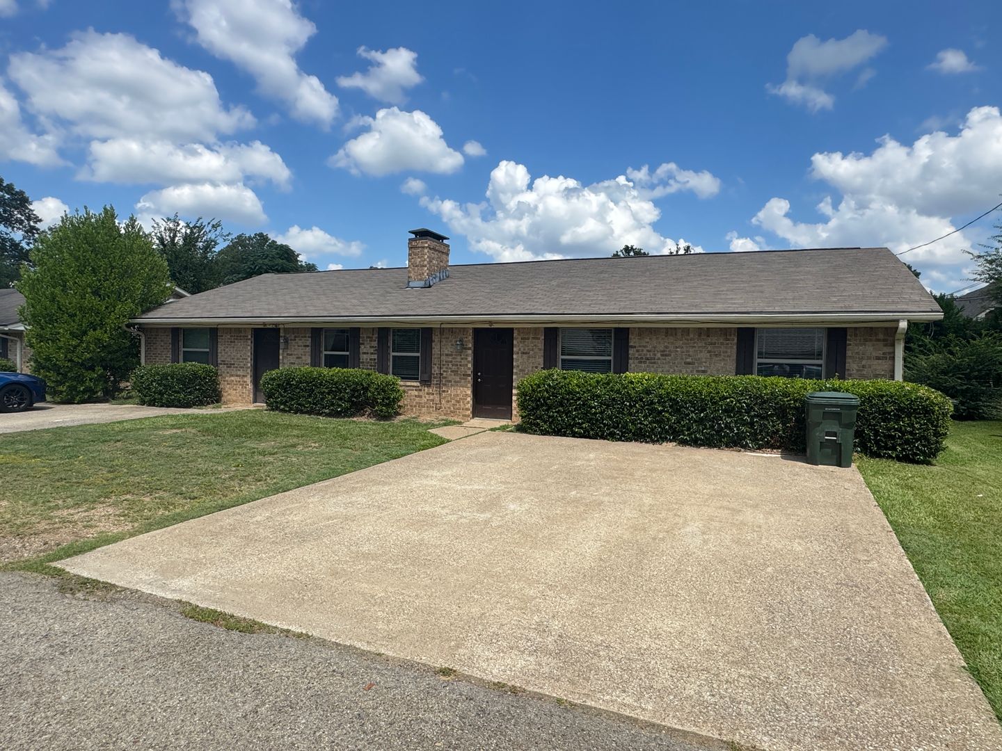 Tyler House: 8414 Cambridge Rd # C06