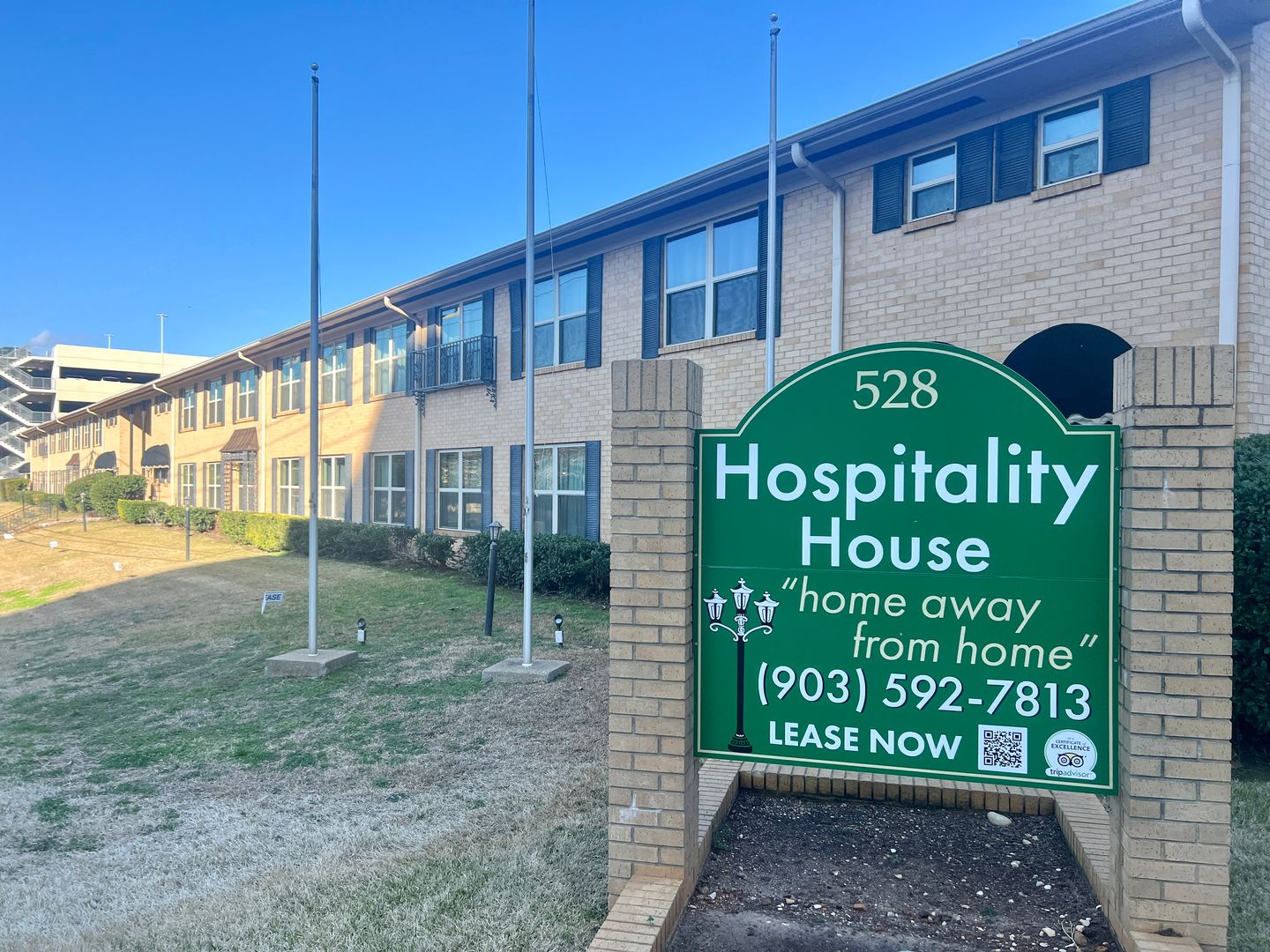 Tyler Apartment: 528 Saunders Ave