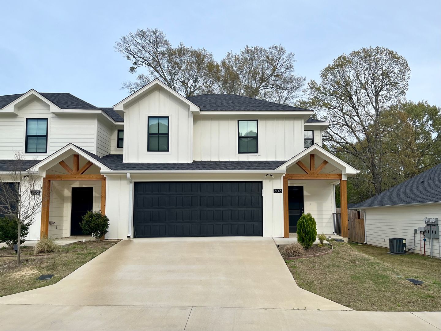 Tyler Apartment: 1011 McClenny