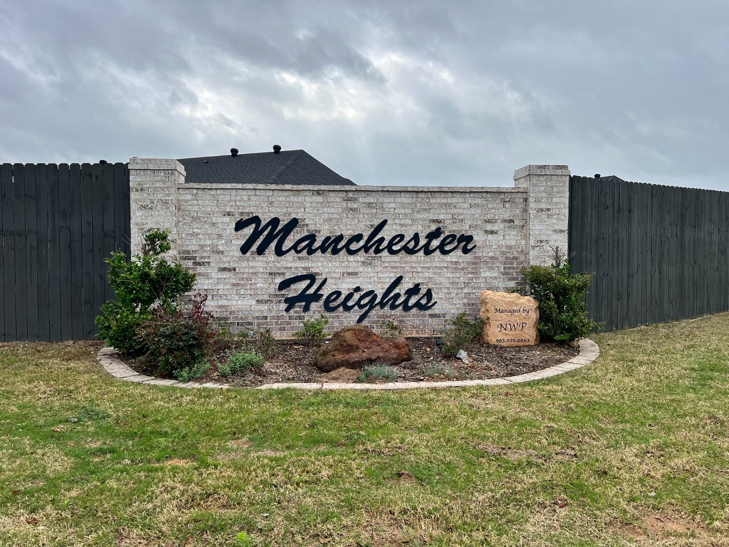 Whitehouse Apartment: 101 Maji Rd.