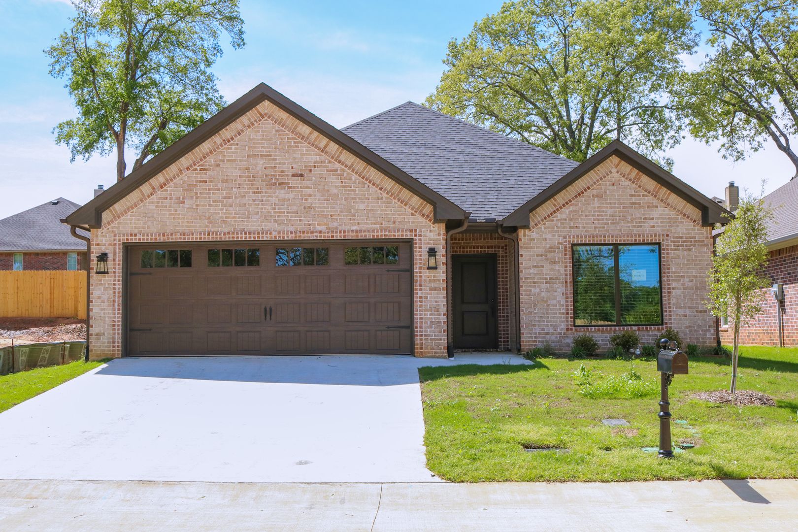 Tyler House: 3421 Cottage Ct