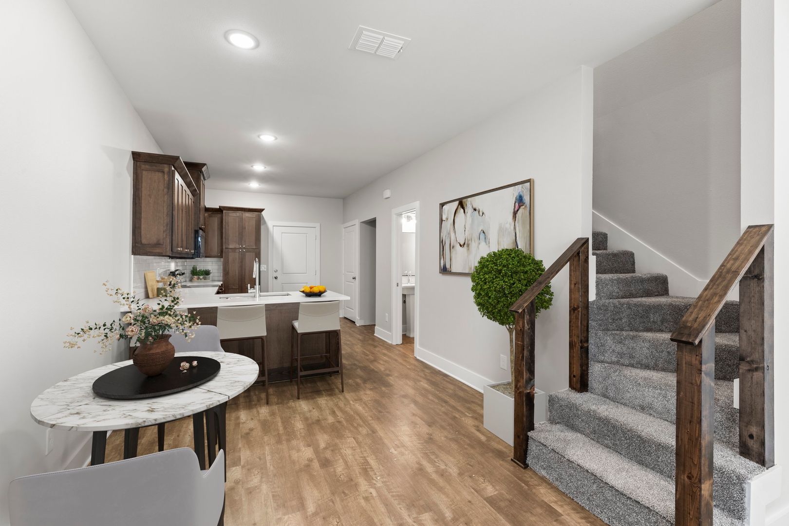 Lindale Apartment: 527 N College