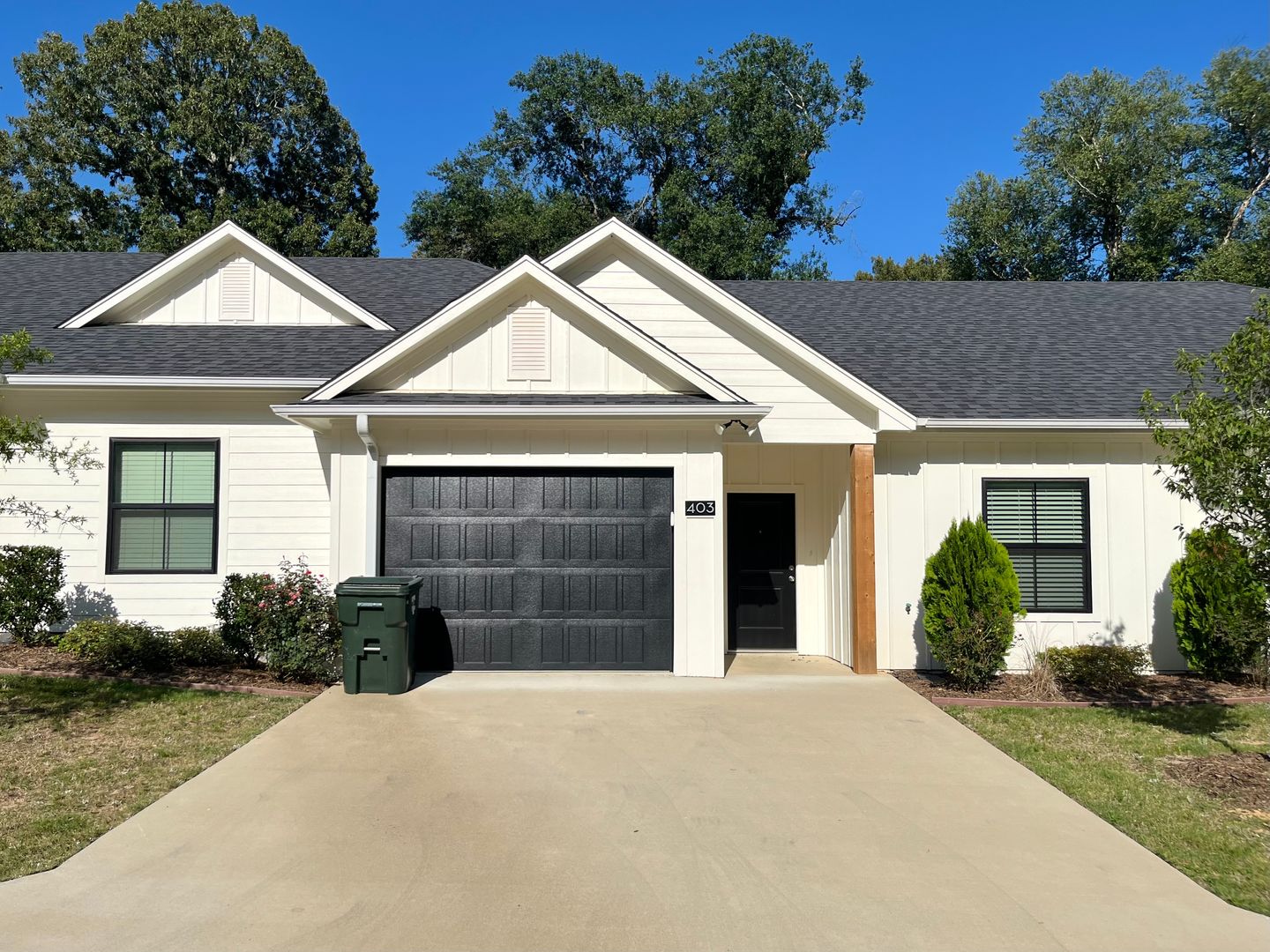 Tyler Apartment: 1011 McClenny