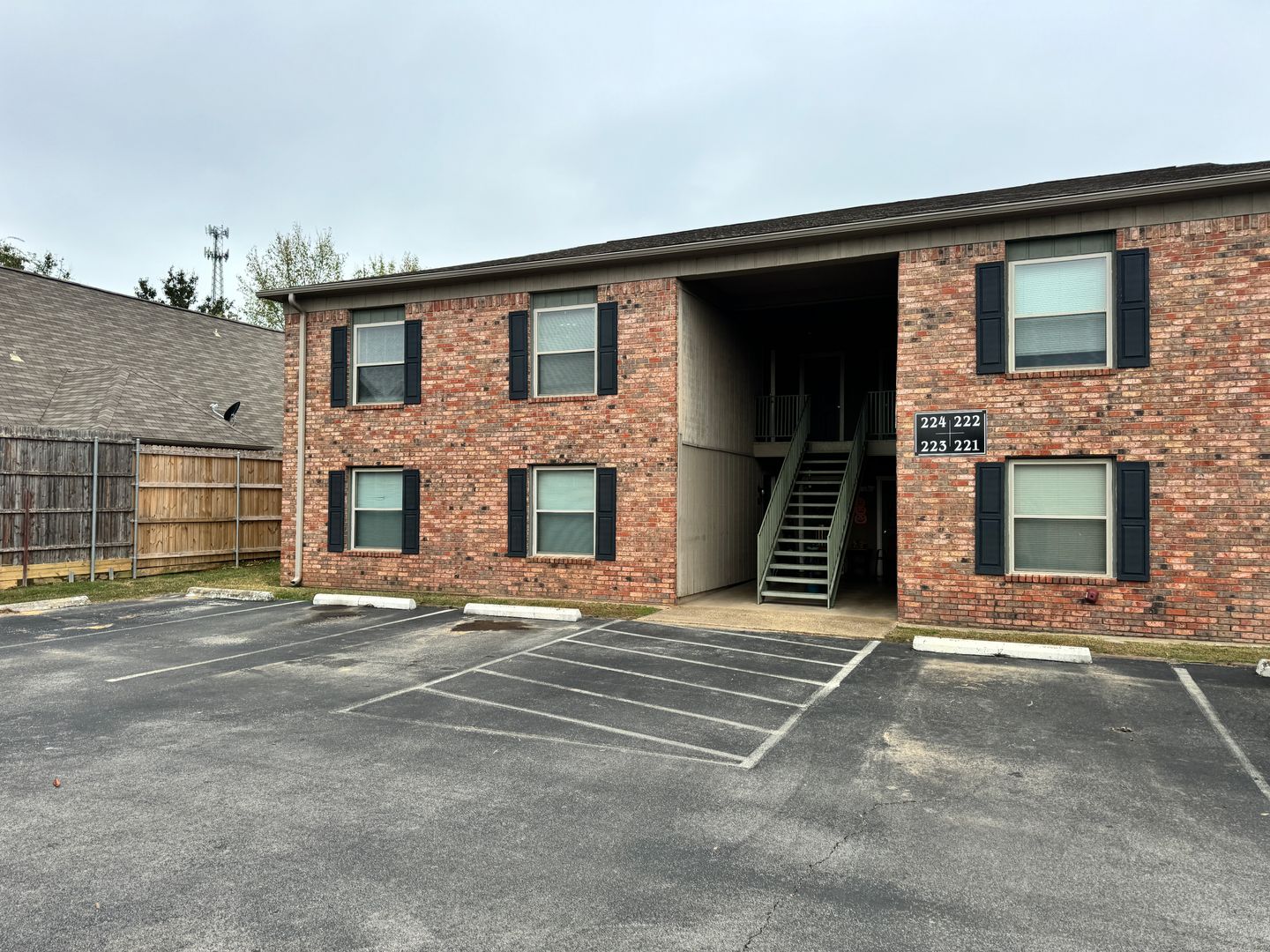 Chandler Apartment: 809 Broad St.