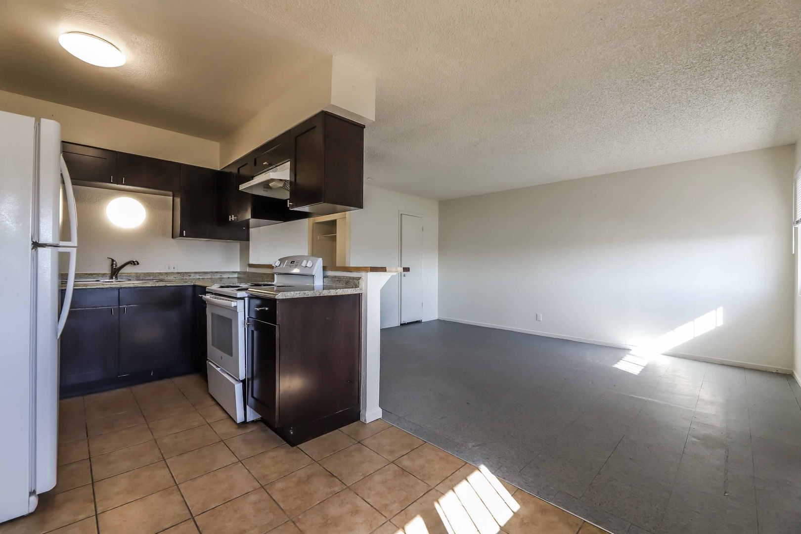 Las Vegas Apartment: 1400 & 1404 E Mesquite Ave.