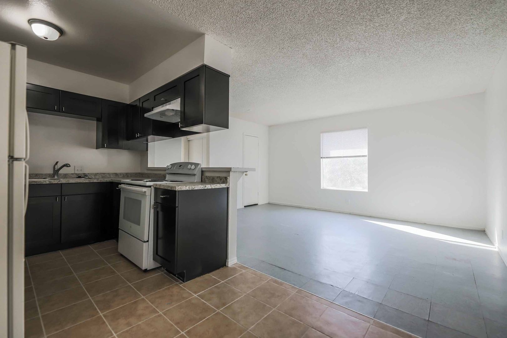 Las Vegas Apartment: 1400 & 1404 E Mesquite Ave.