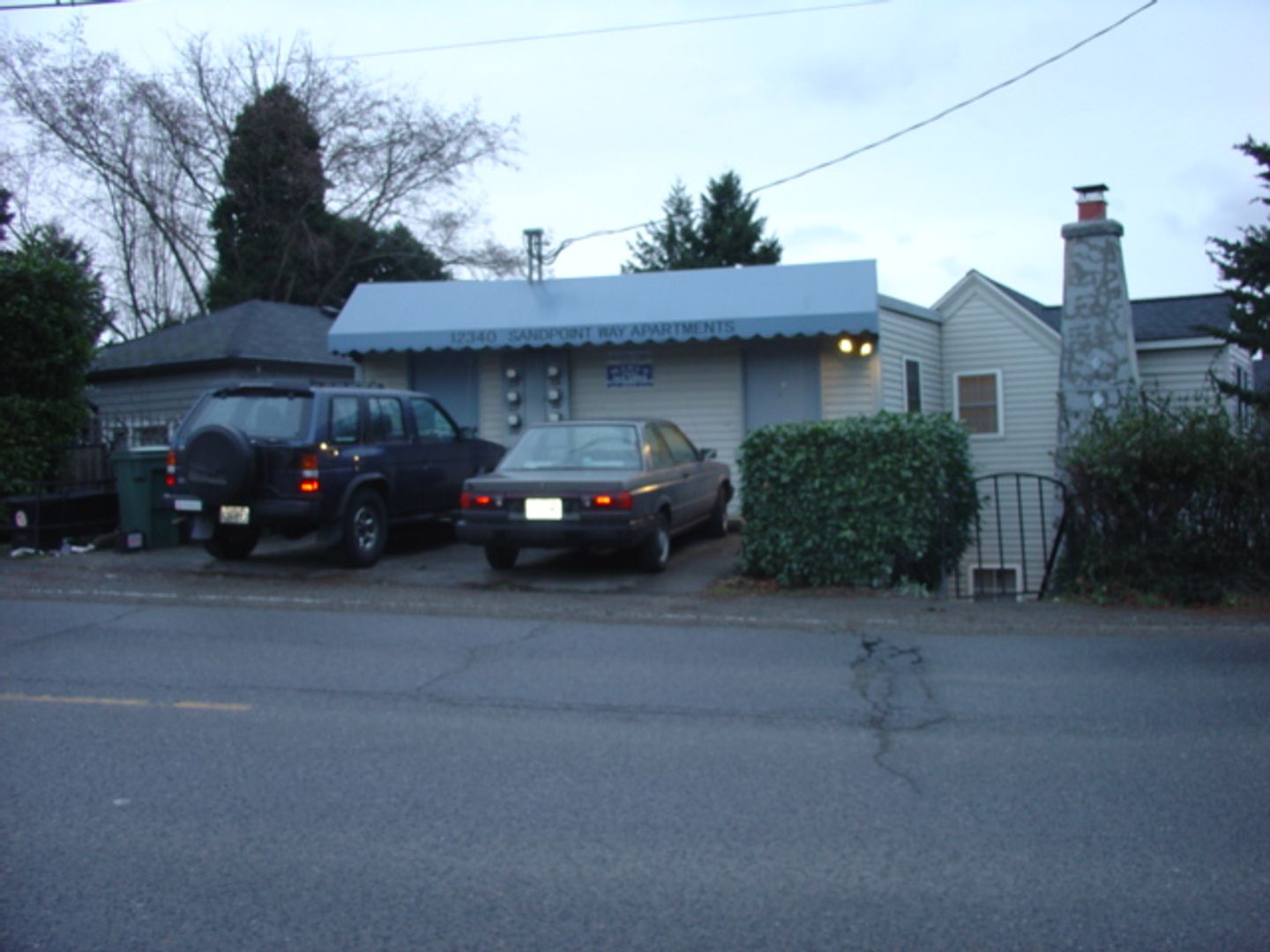 Seattle Apartment: 12340 Sand Point Way NE