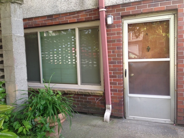 Seattle Apartment: 1300 6th Ave N