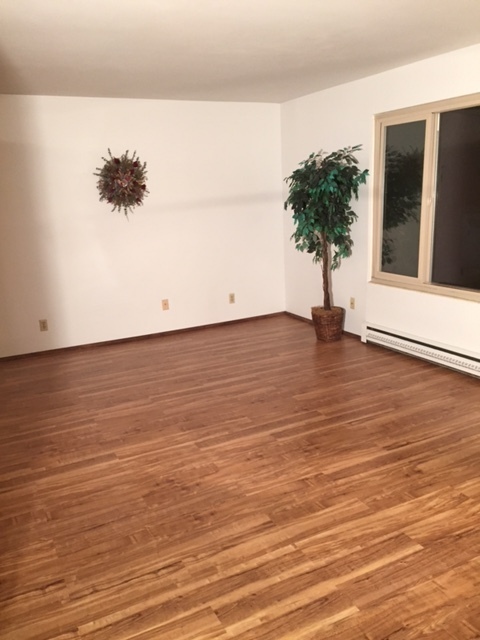 Seattle Apartment: 1300 6th Ave N