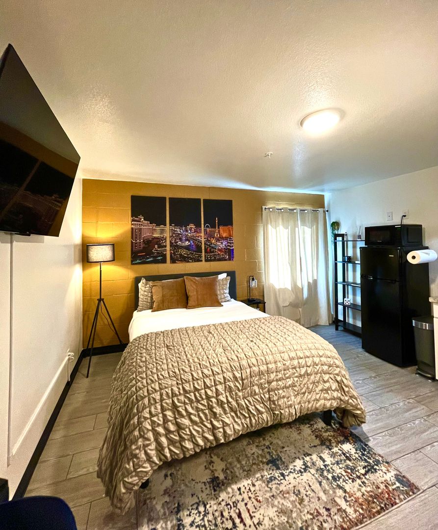 Las Vegas Apartment: 624 Stewart Avenue,