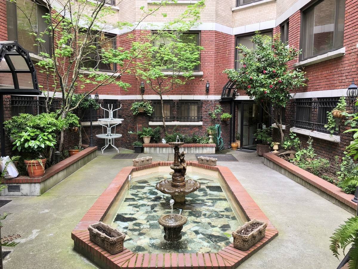 Seattle Apartment: 2205 2nd Avenue