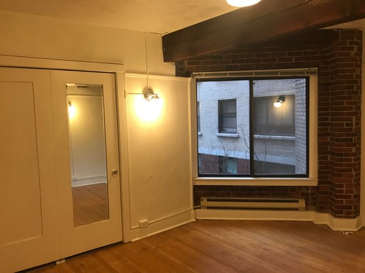 1 MONTH FREE - Charming Corner Studio at The Humphrey! – photo 1