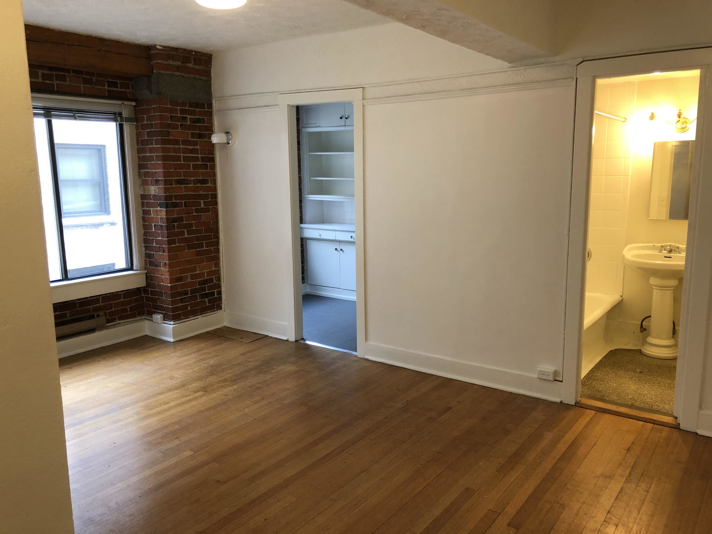 Seattle Apartment: 2205 2nd Avenue