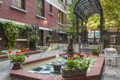 Seattle Apartment: 2205 2nd Avenue