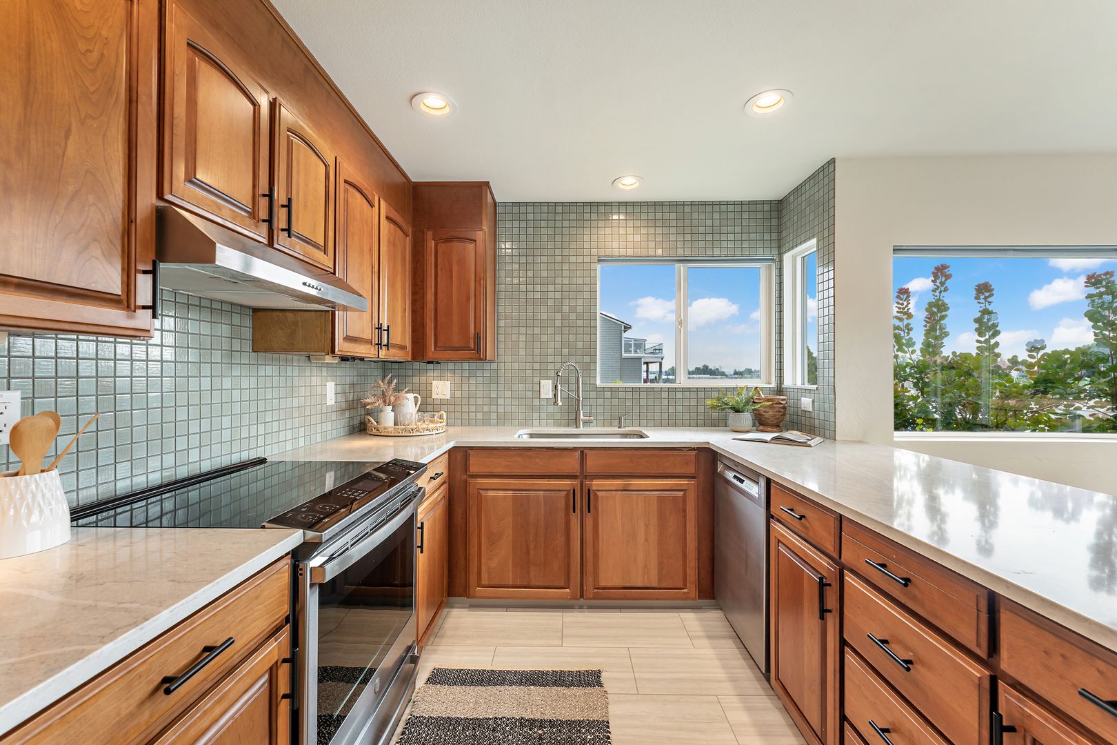 Portland Condo: 540 N Hayden Bay Drive