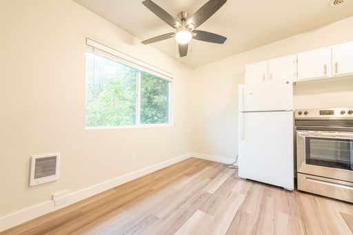6235 SW Burlingame Ave #201 | SPECIAL: 1/2 OFF YOUR FIRST FULL MONTH'S RENT!!! – photo 1