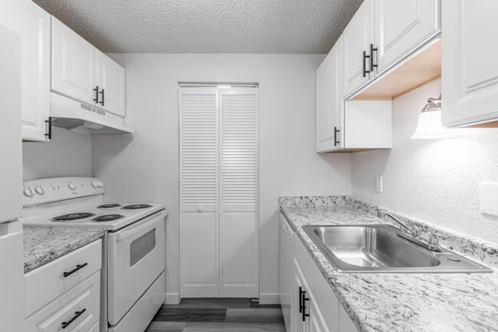 Milwaukie Apartment: 12582 SE Linwood Ave