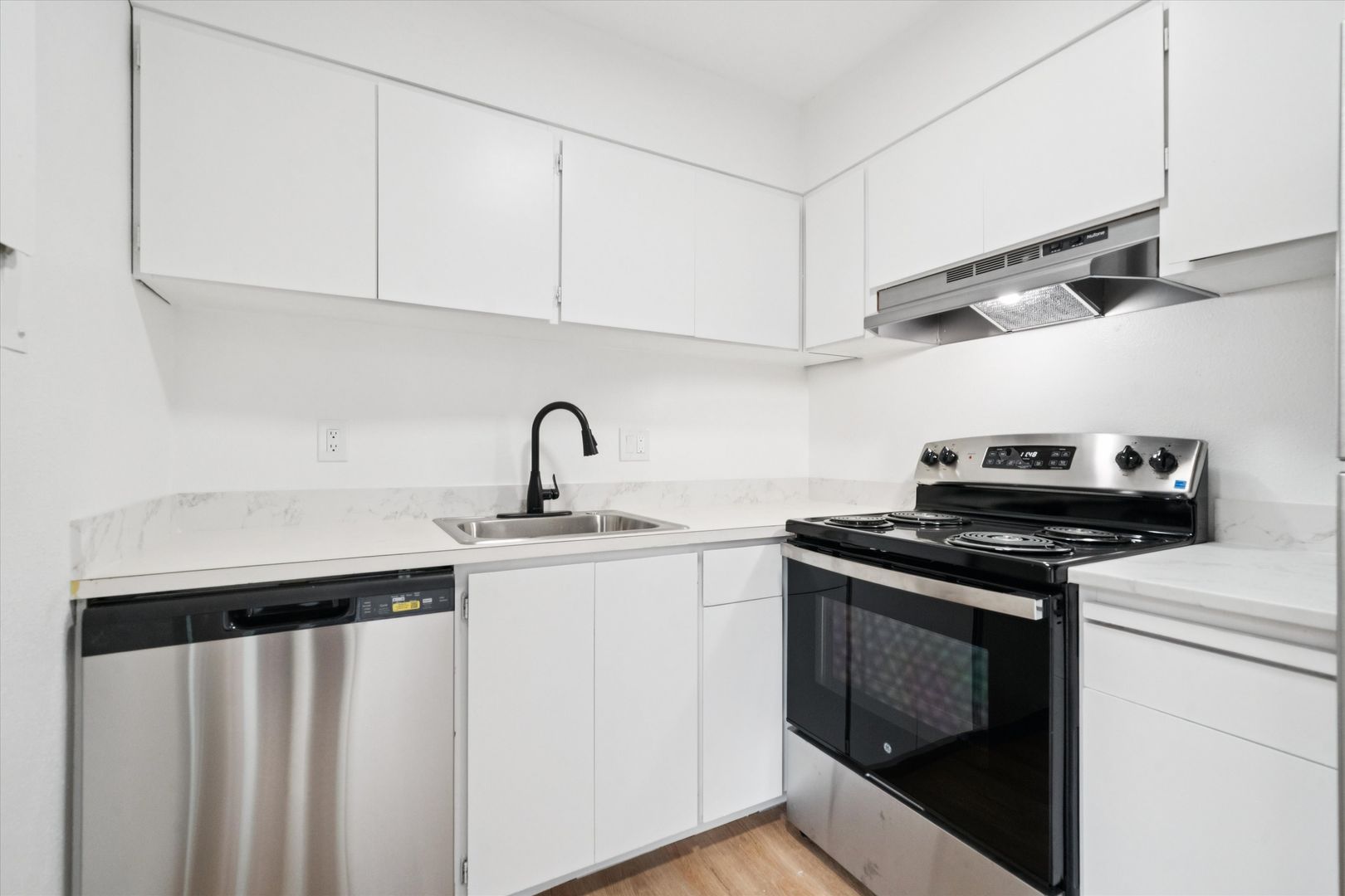 Portland Apartment: 5143-5145 SE Knight