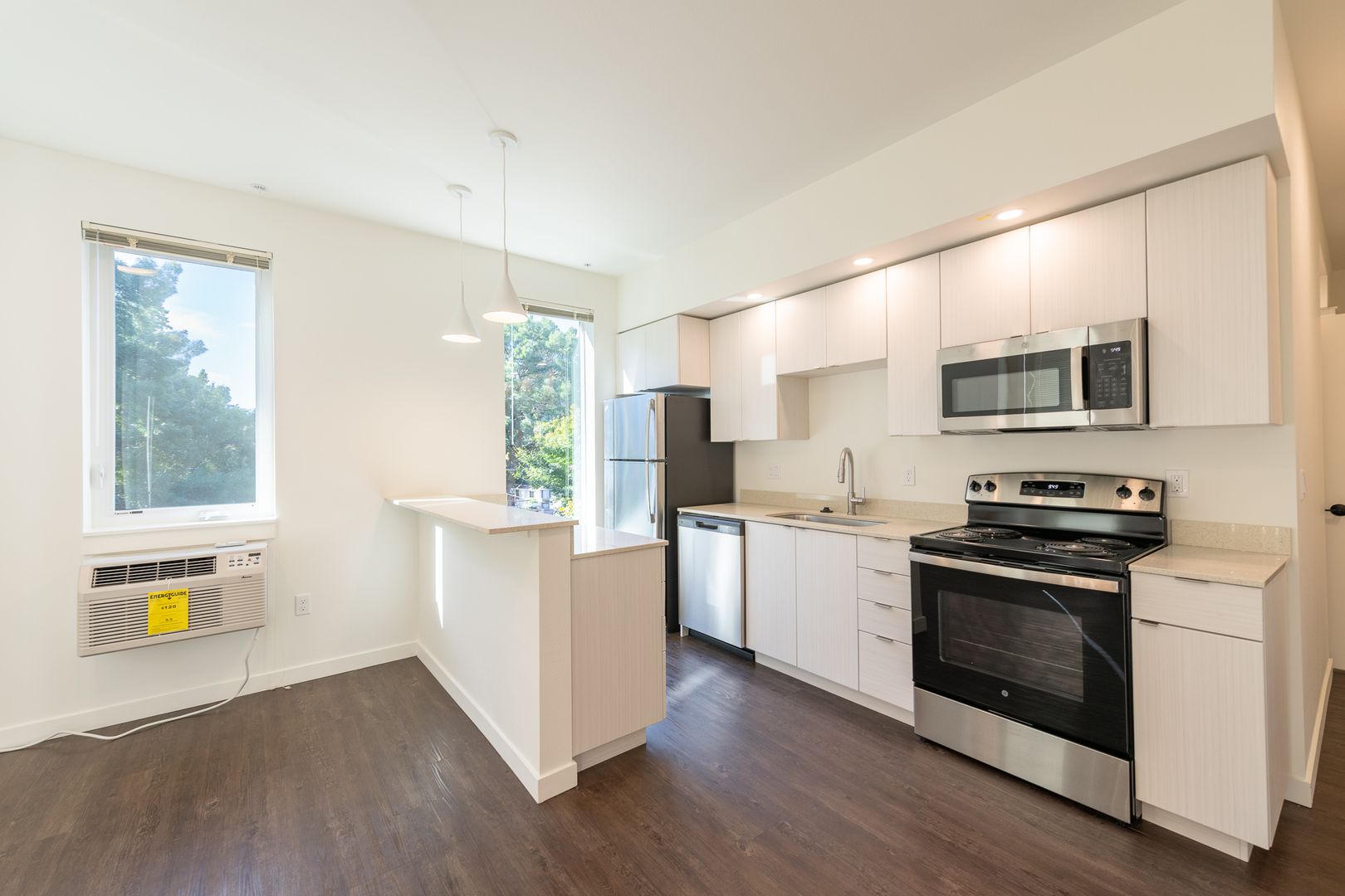 Portland Apartment: 831 NE 29th