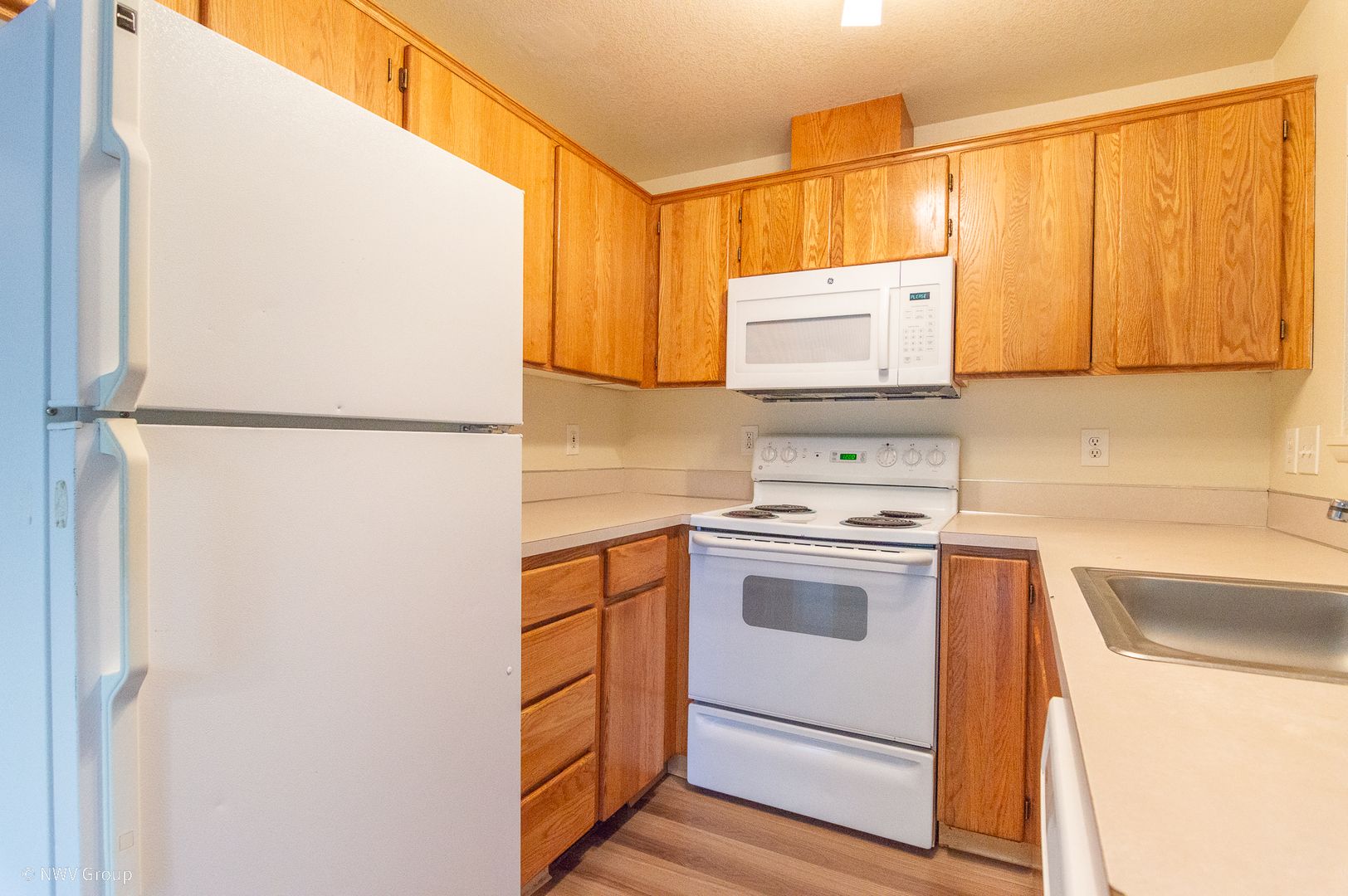 Portland Apartment: 12709-11 SE Lydia Ct