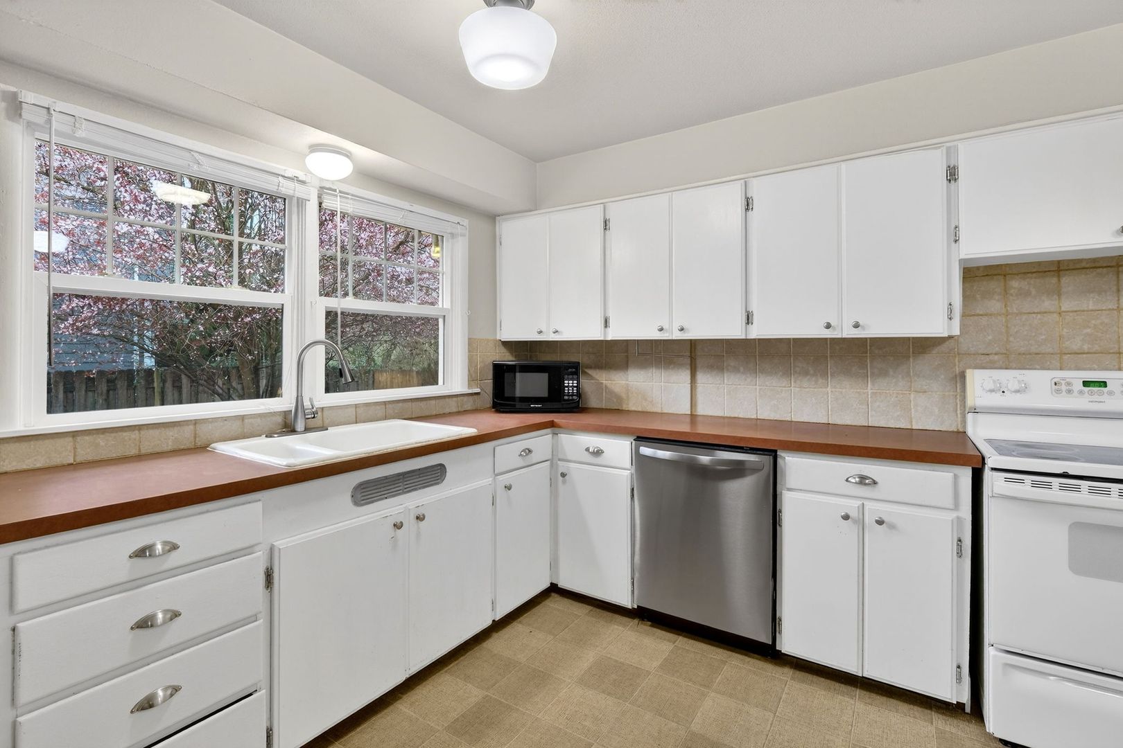 Portland House: 3660 SE Tenino