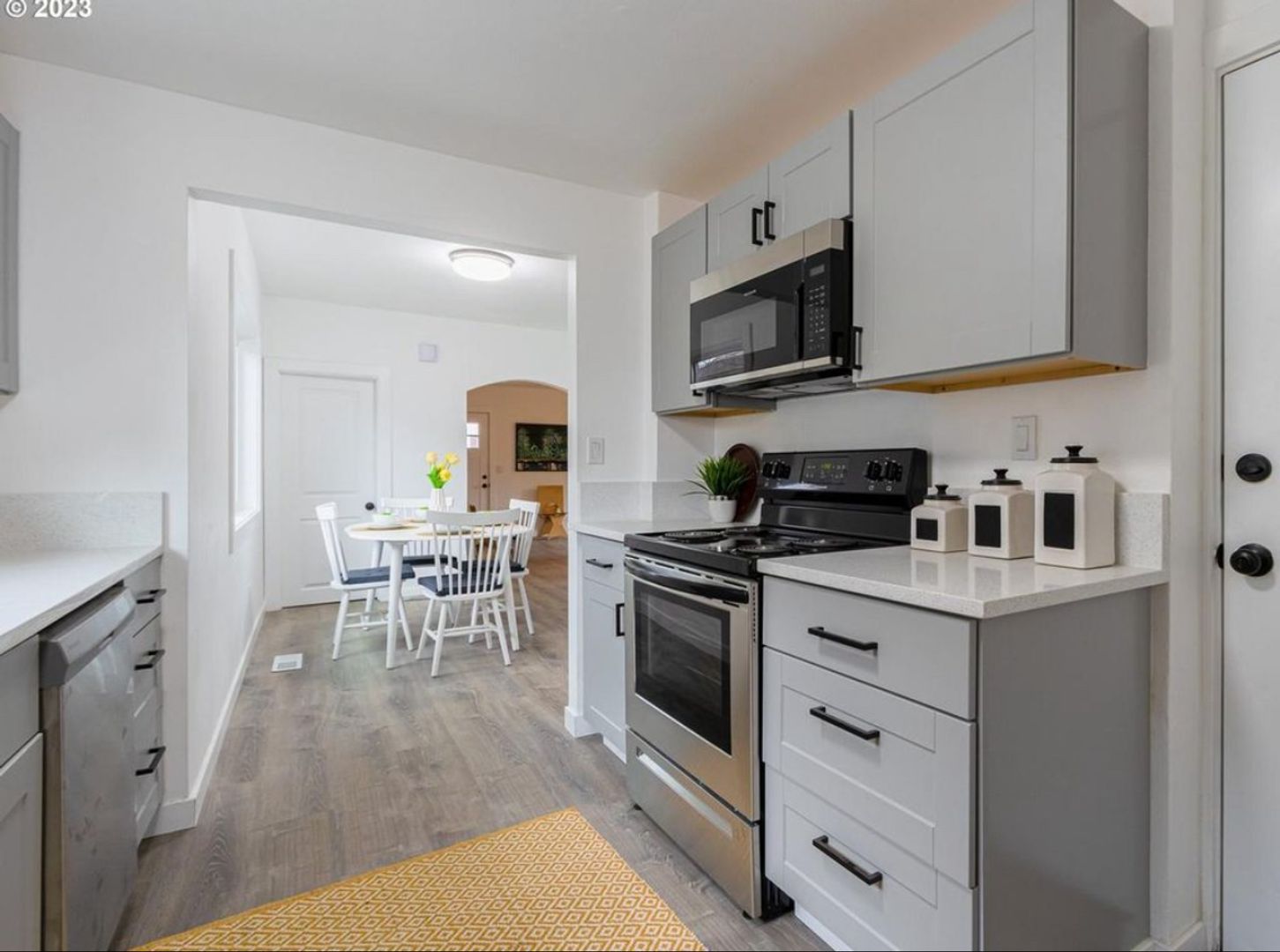 Portland Apartment: 212 N Blandena