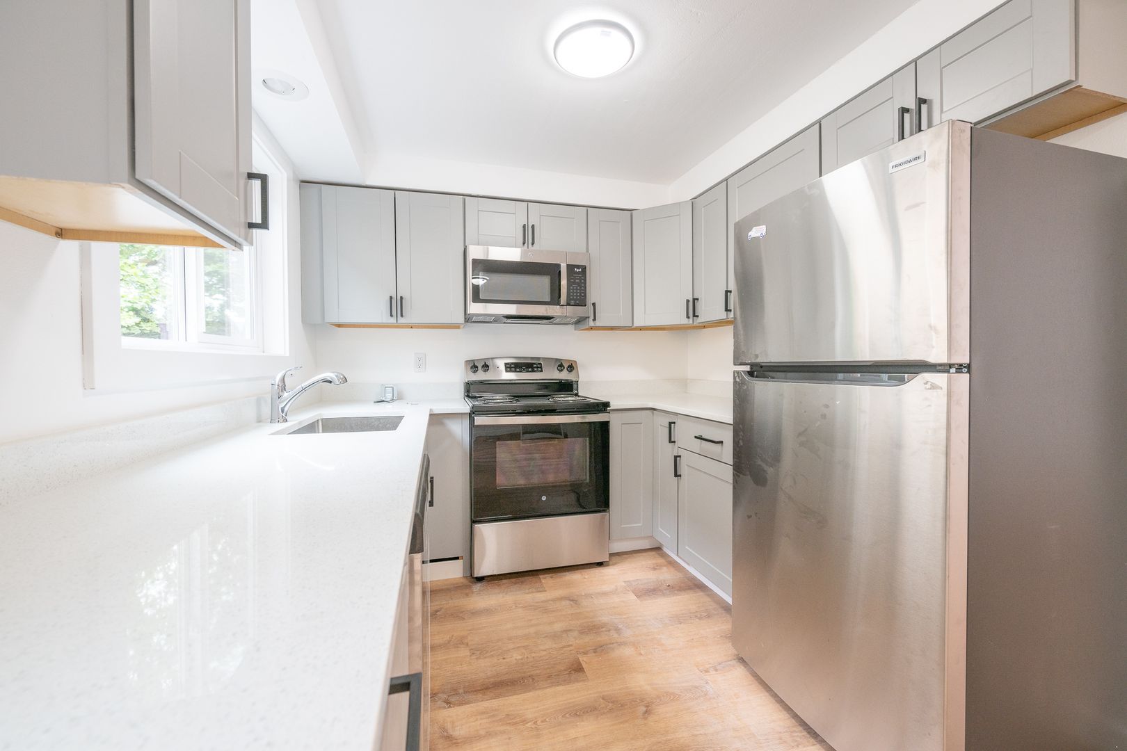 Canby Apartment: 272-288 S Knott Street