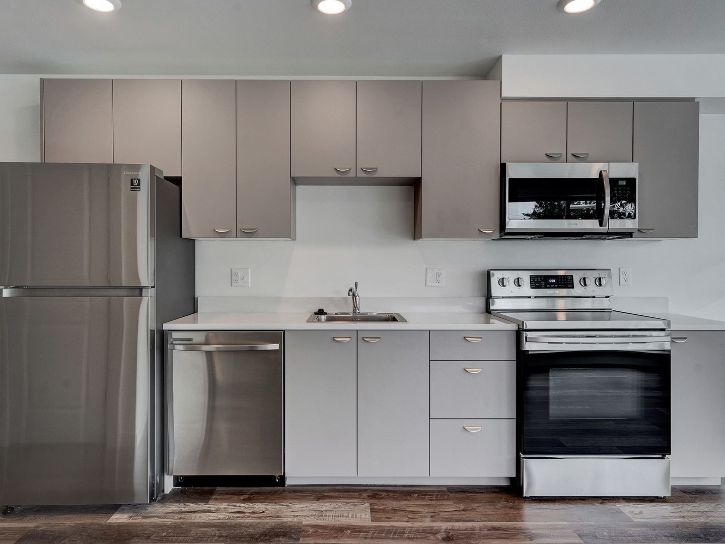 Portland Apartment: 5111 SE Woodstock