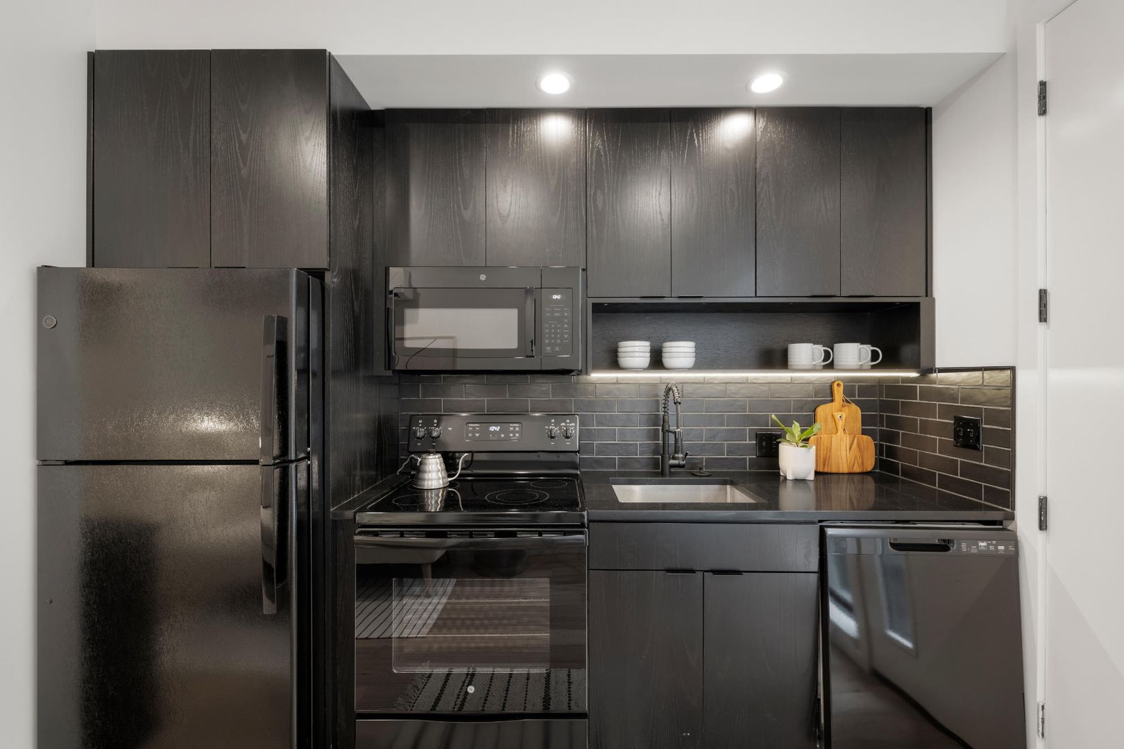 Portland Apartment: 1825 N Rosa Parks Way