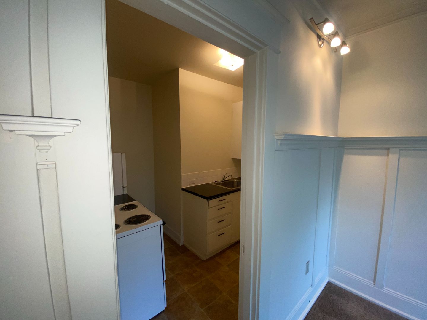 PORTLAND Apartment: 2401 NE MLK JR BLVD