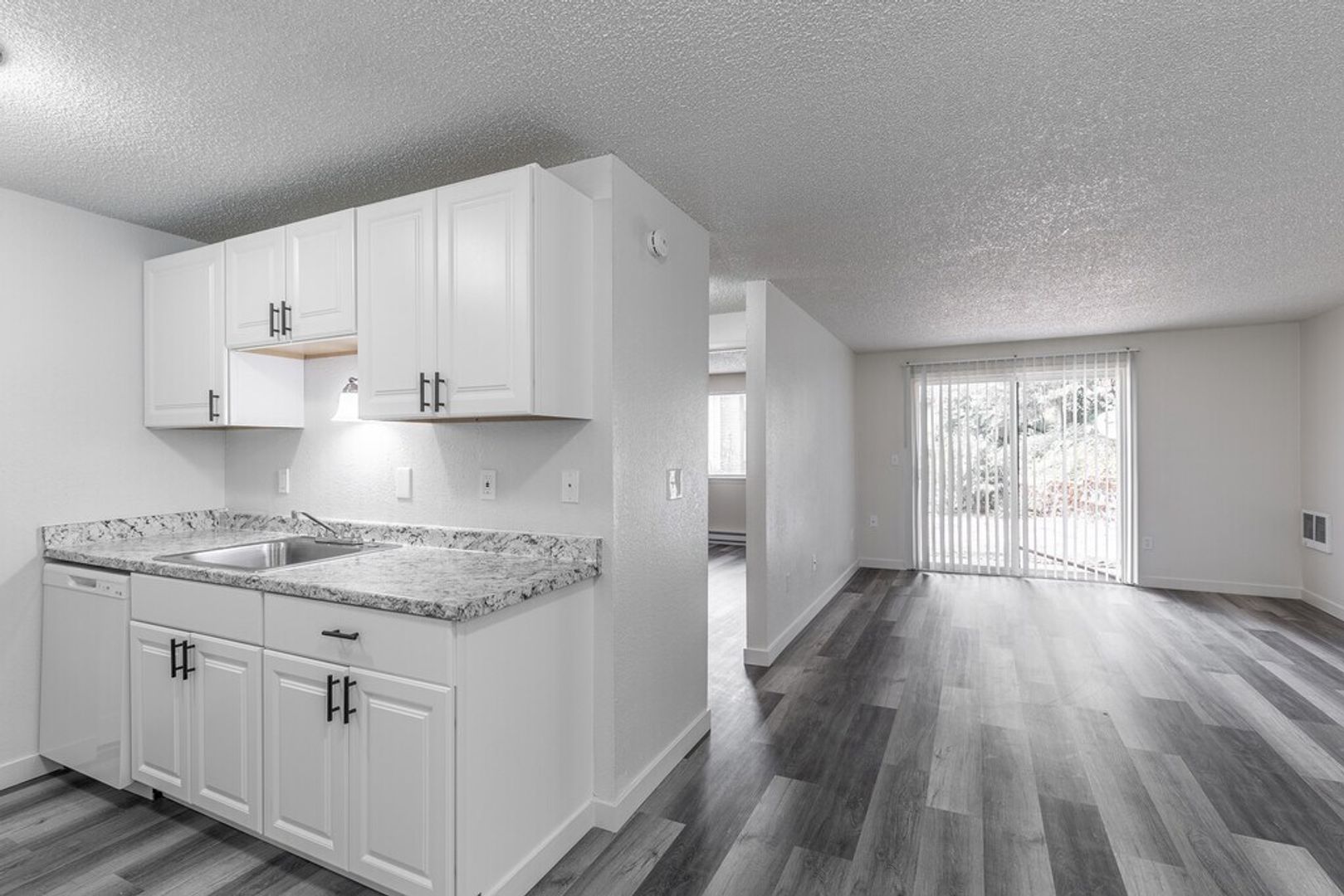 Milwaukie Apartment: 12582 SE Linwood Ave