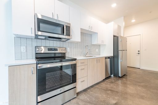 8770 N Willamette Blvd #302 - Get 1 Month Free! Get 1 Year Gym Membership OR Free TV! – photo 1