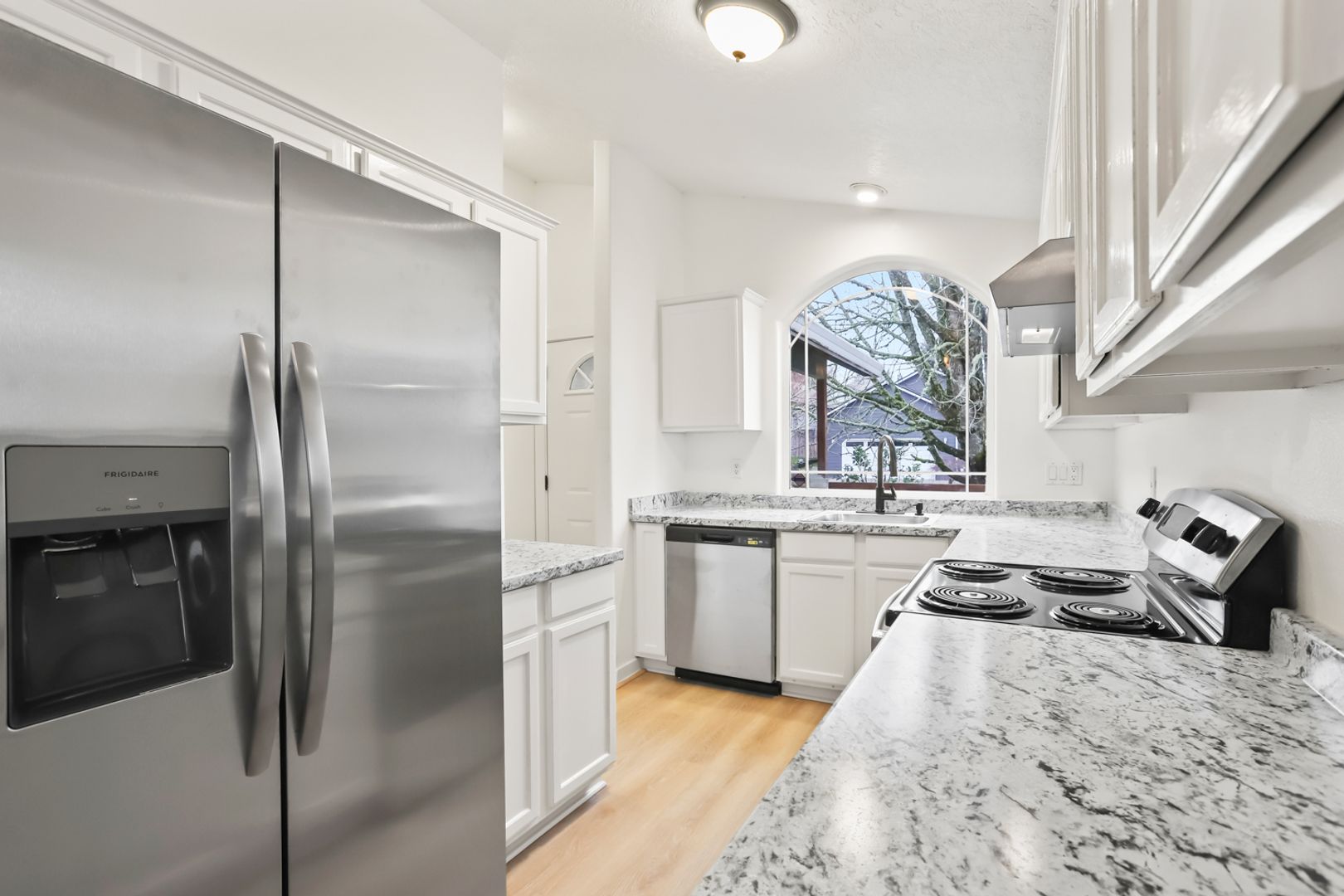 Troutdale House: 3066 Corbeth Lane