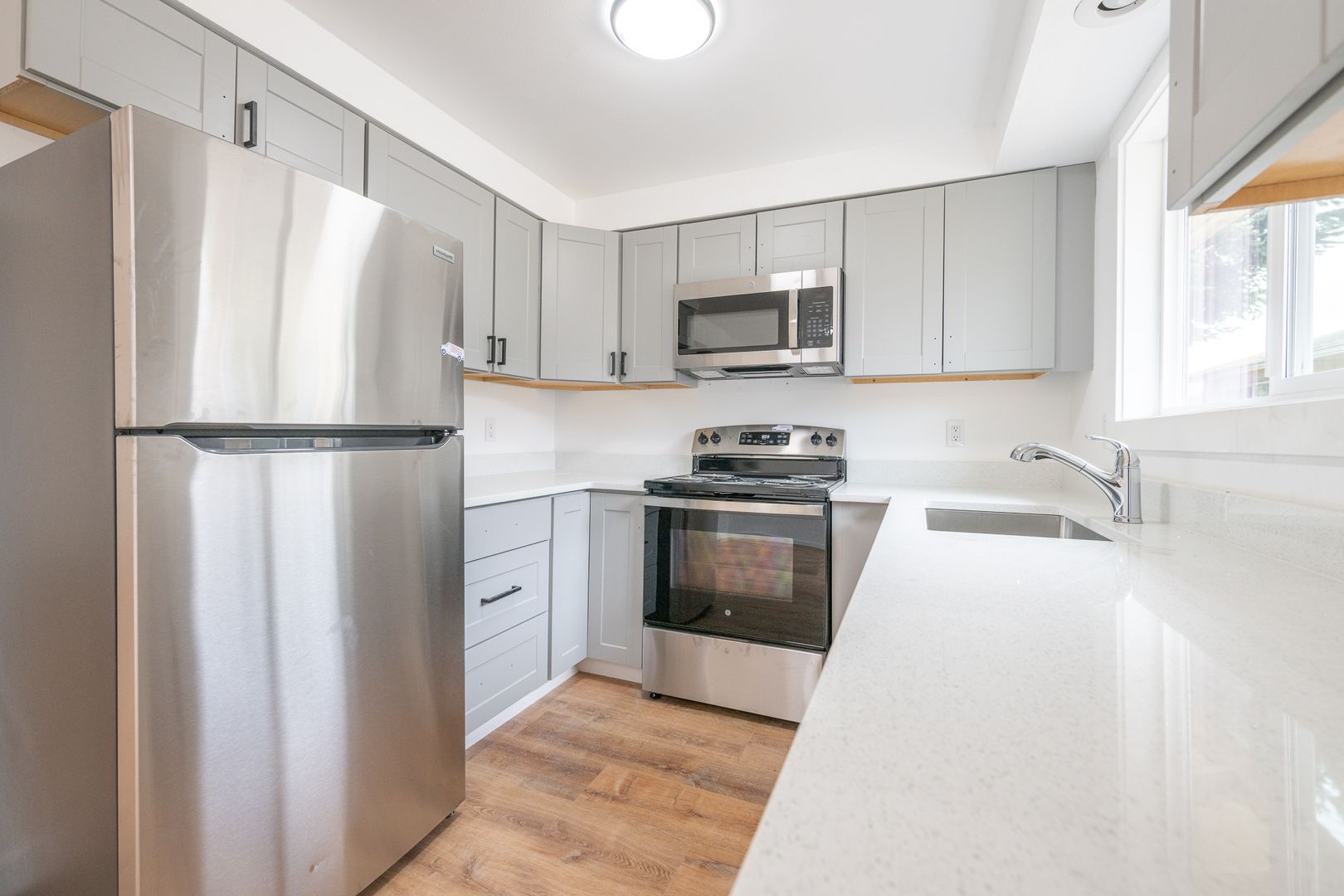 Canby Apartment: 272-288 S Knott Street