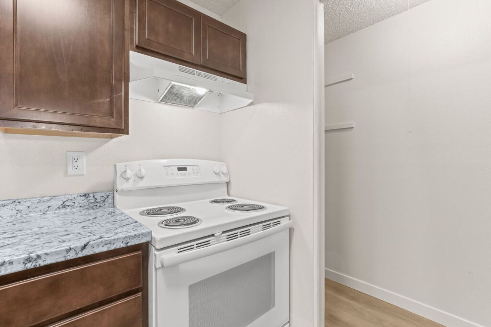 Milwaukie Apartment: 12582 SE Linwood Ave