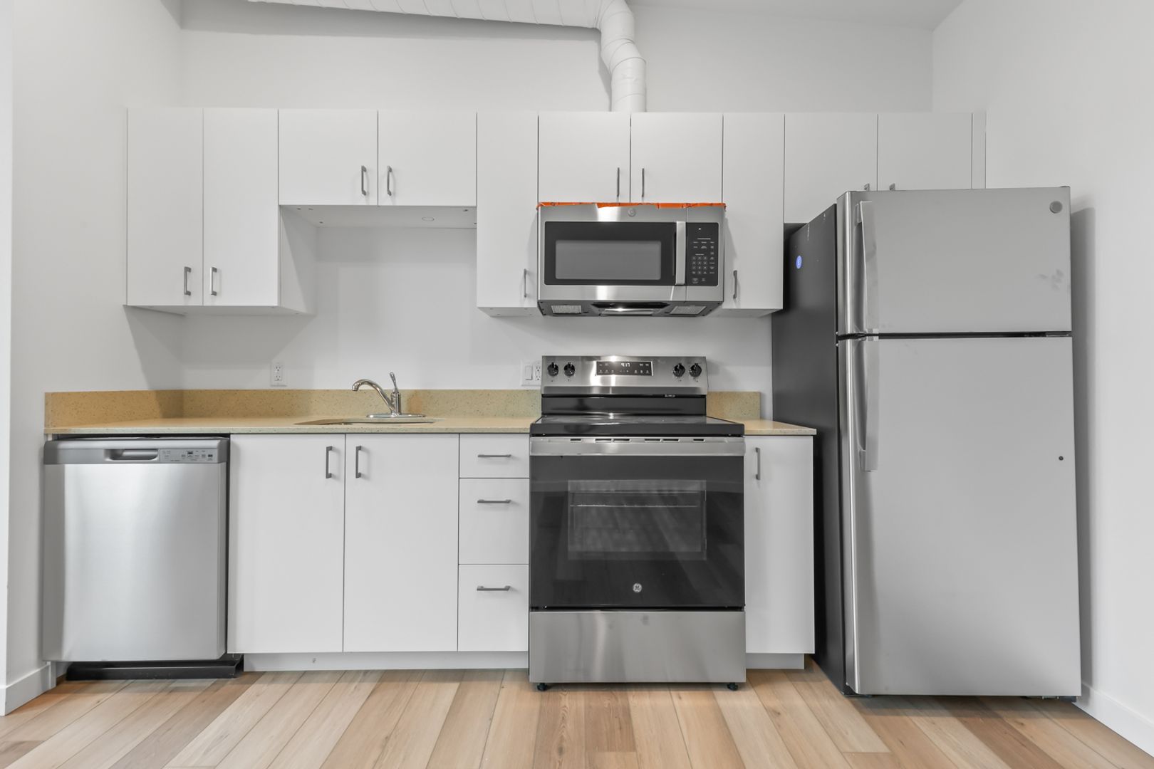 Portland Apartment: 311 NE Graham St