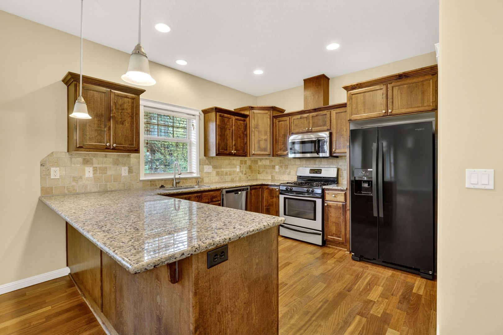 Gresham Apartment: 308-394 SW Eastman Parkway