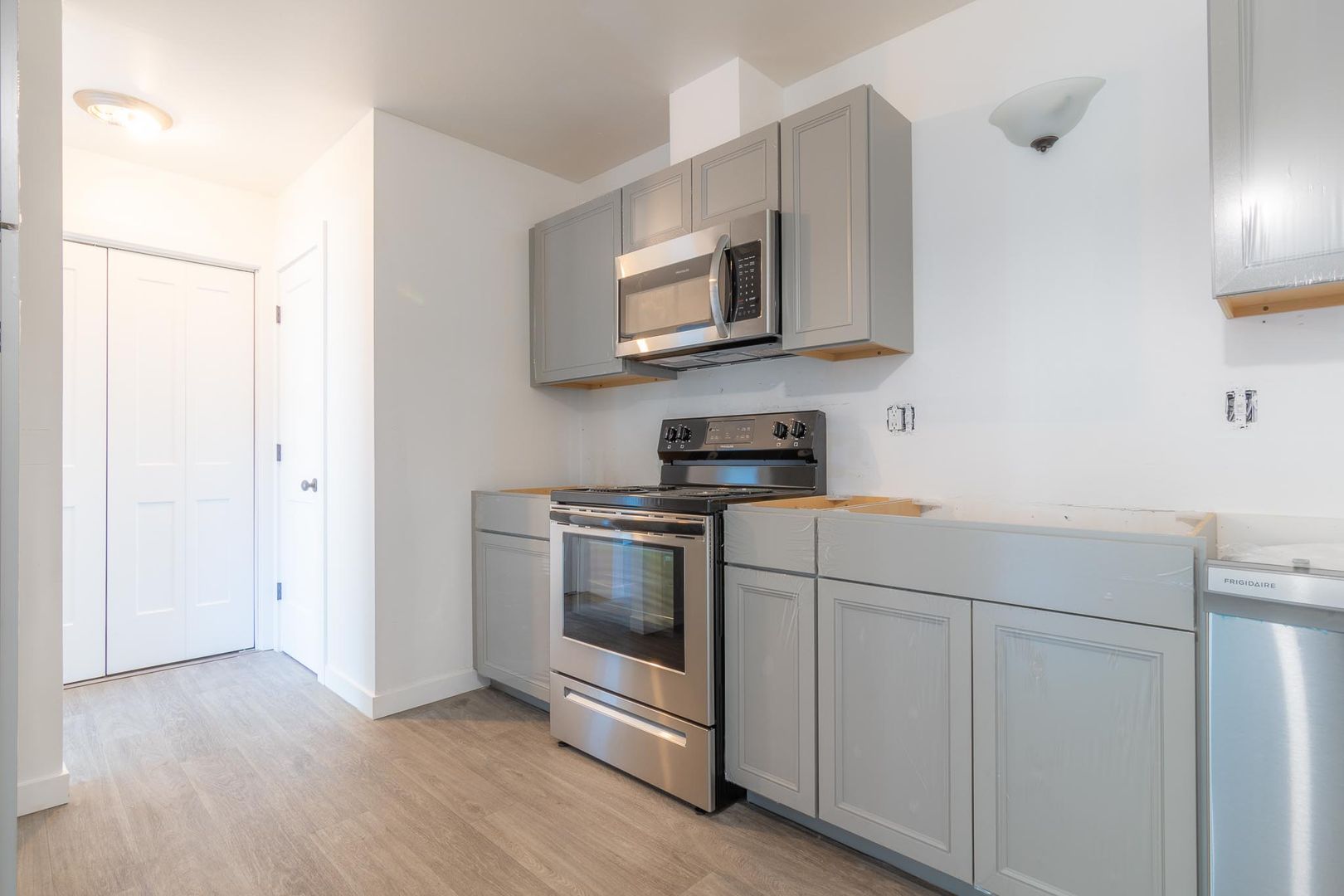 Milwaukie Apartment: 3430 SE Harrison St