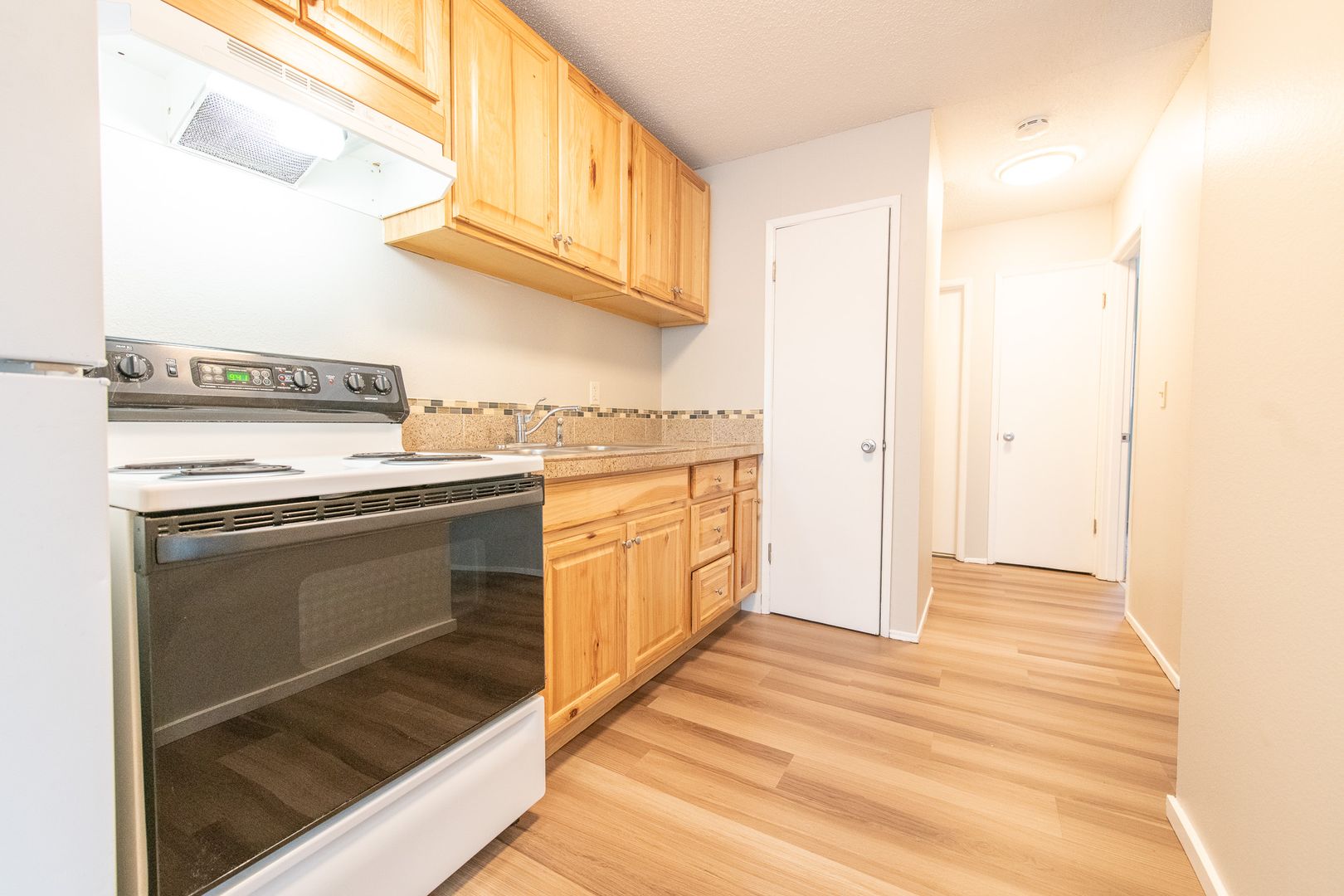 Portland Apartment: 2527 NW Savier