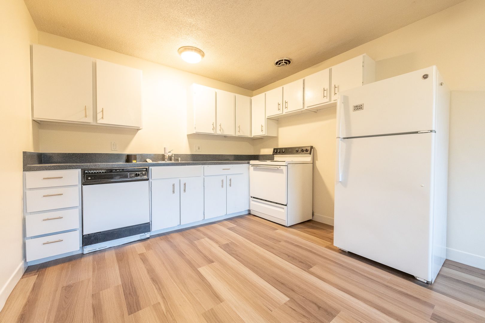 Portland Apartment: 6225-6235 SW Burlingame