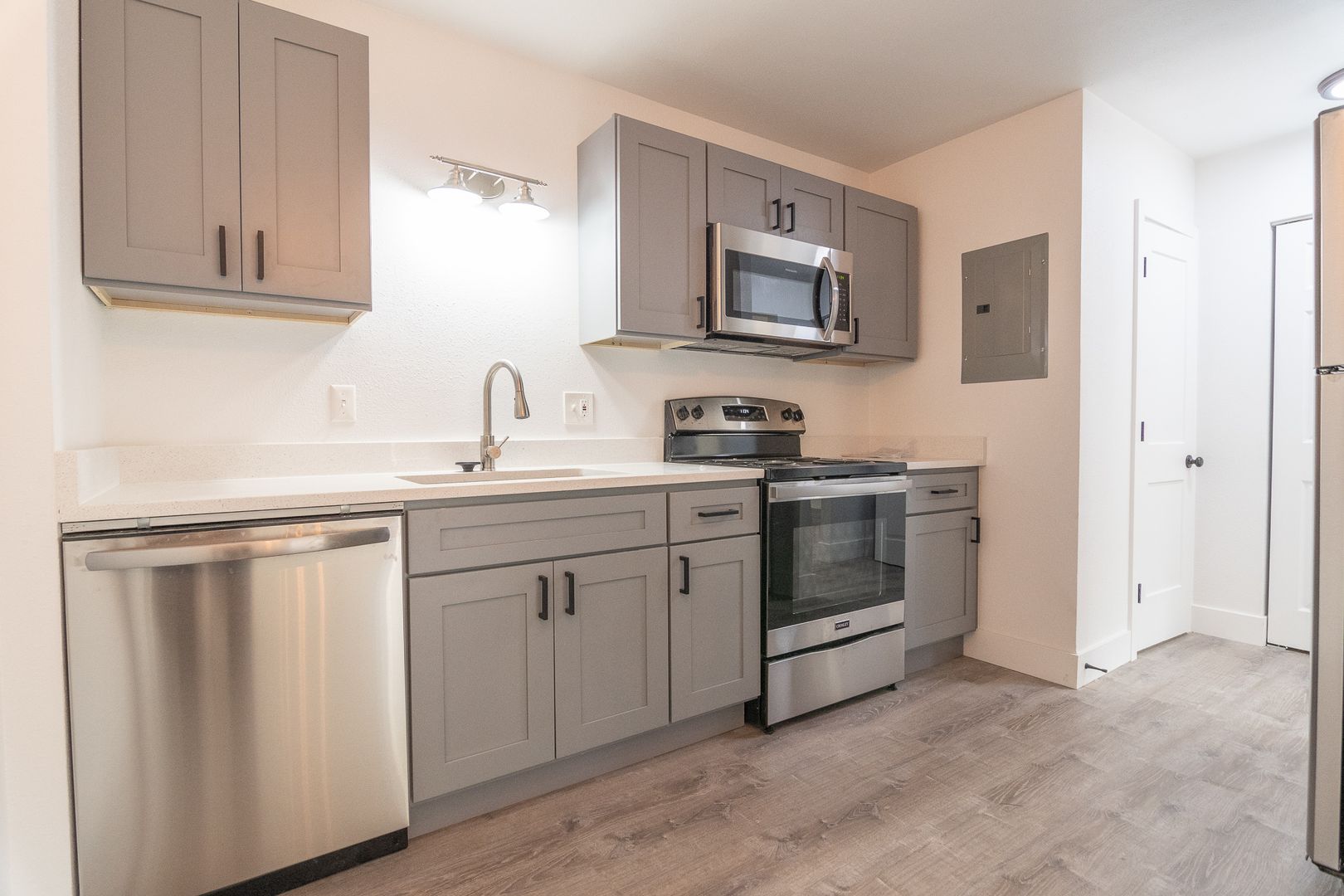 Milwaukie Apartment: 3430 SE Harrison St