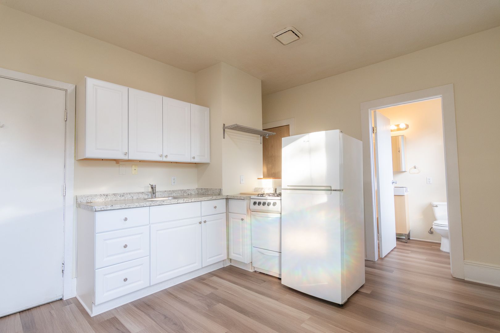 Portland Apartment: 6020 NE Glisan