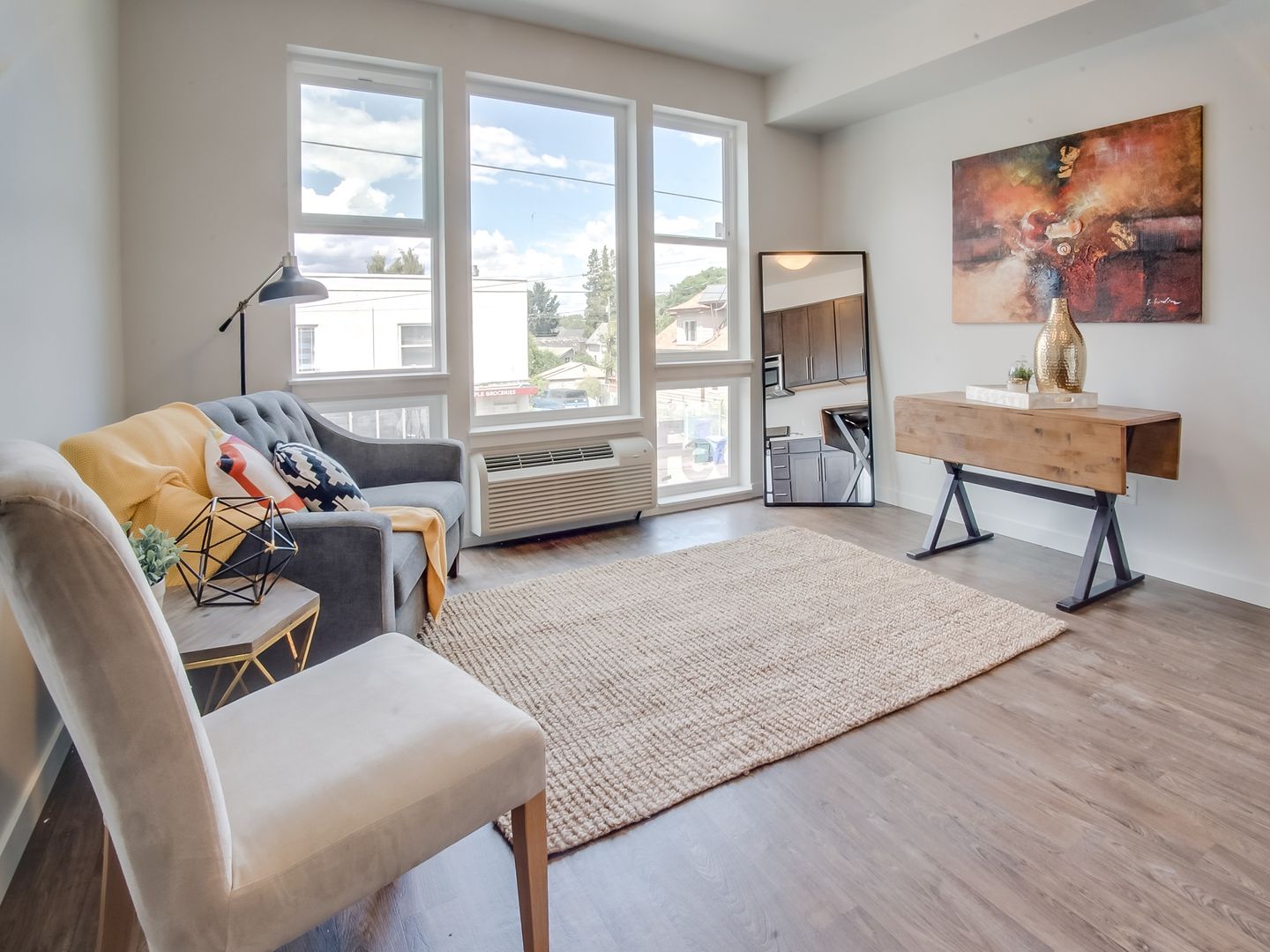 Portland Apartment: 1308 NE Dekum