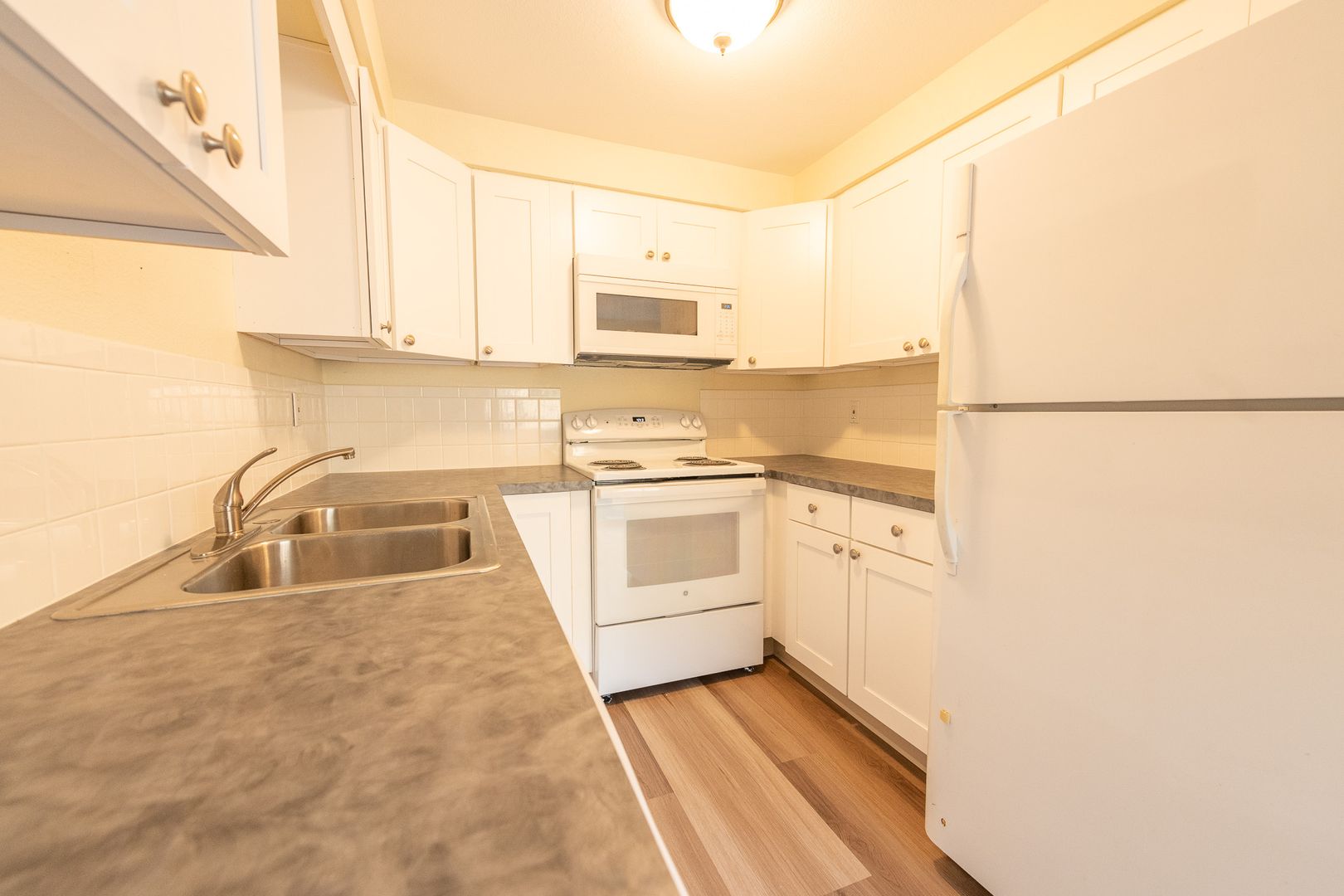 Milwaukie Apartment: 15500 SE East Ave