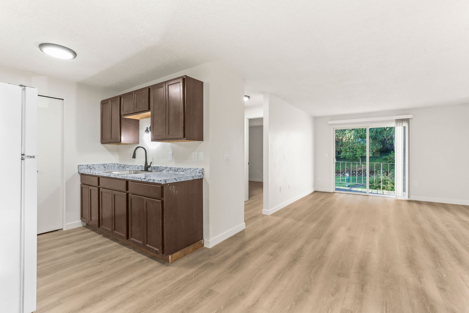Milwaukie Apartment: 12582 SE Linwood Ave