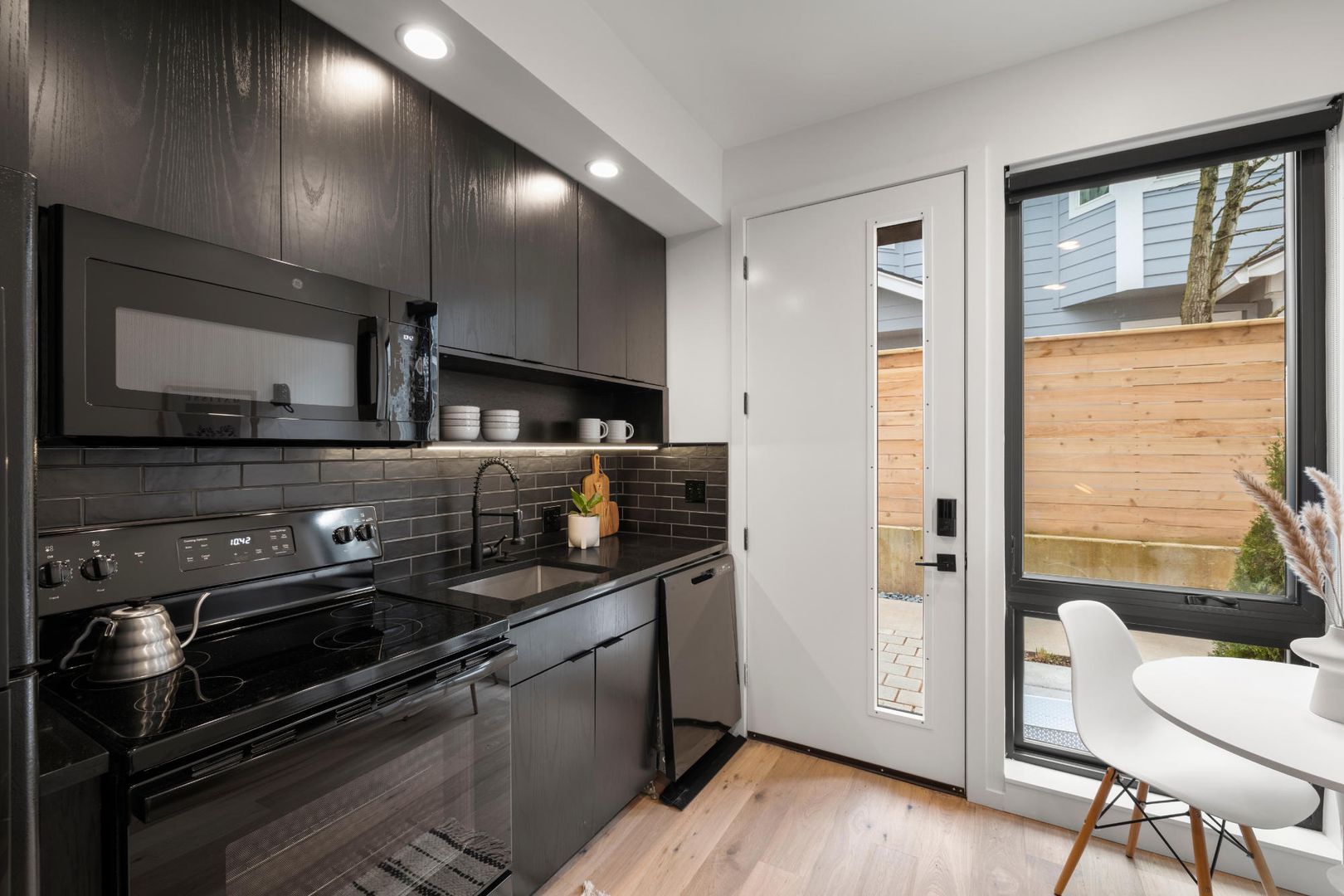 Portland Apartment: 1825 N Rosa Parks Way